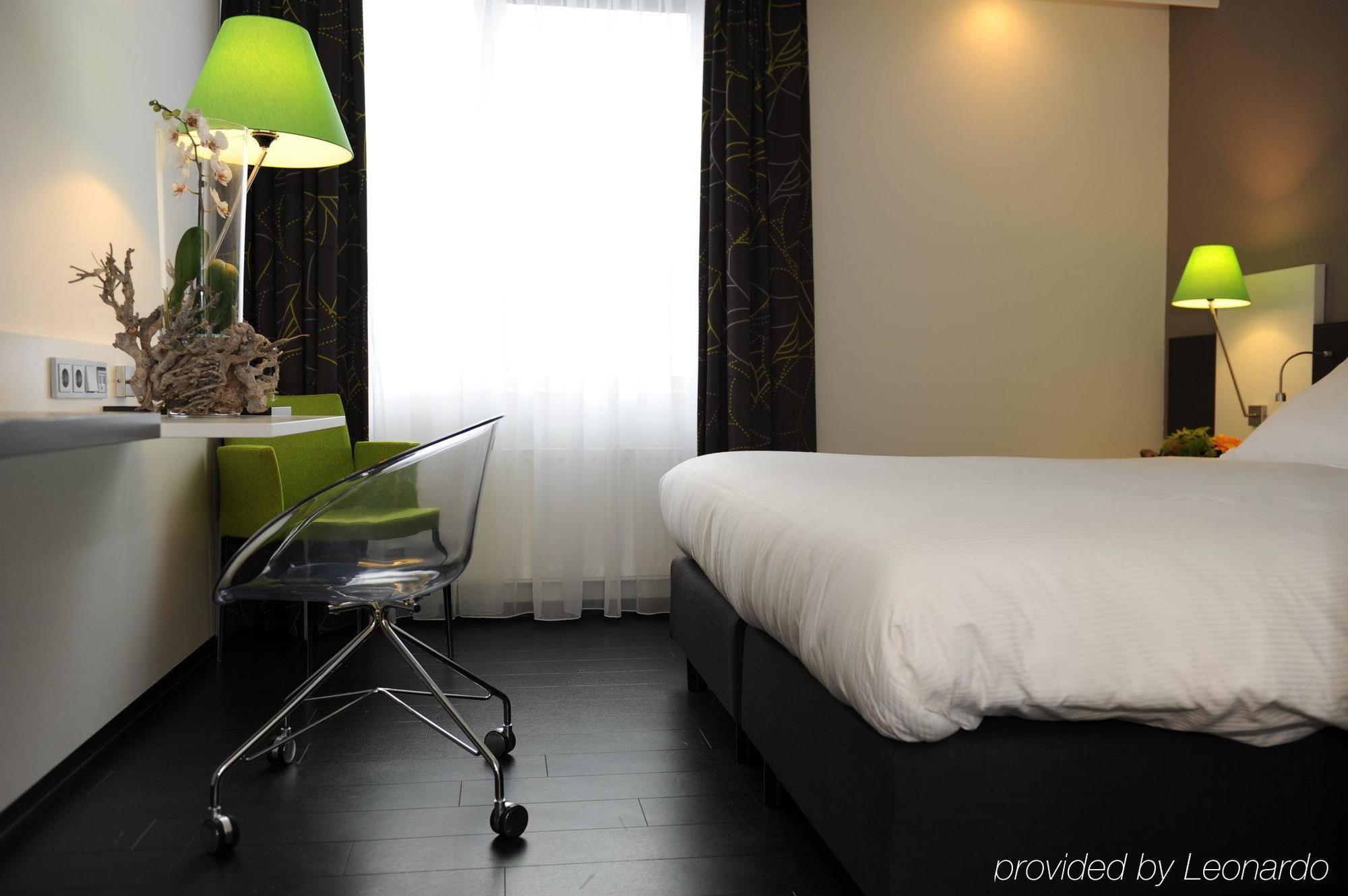 Postillion Utrecht Bunnik Room photo
